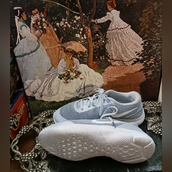 👟👟🧦Nike flex Blue & White sneakers👕👖Size 4Y, Nice Buy Nice Colors.❤️👋🛍 - Picture 3 of 13